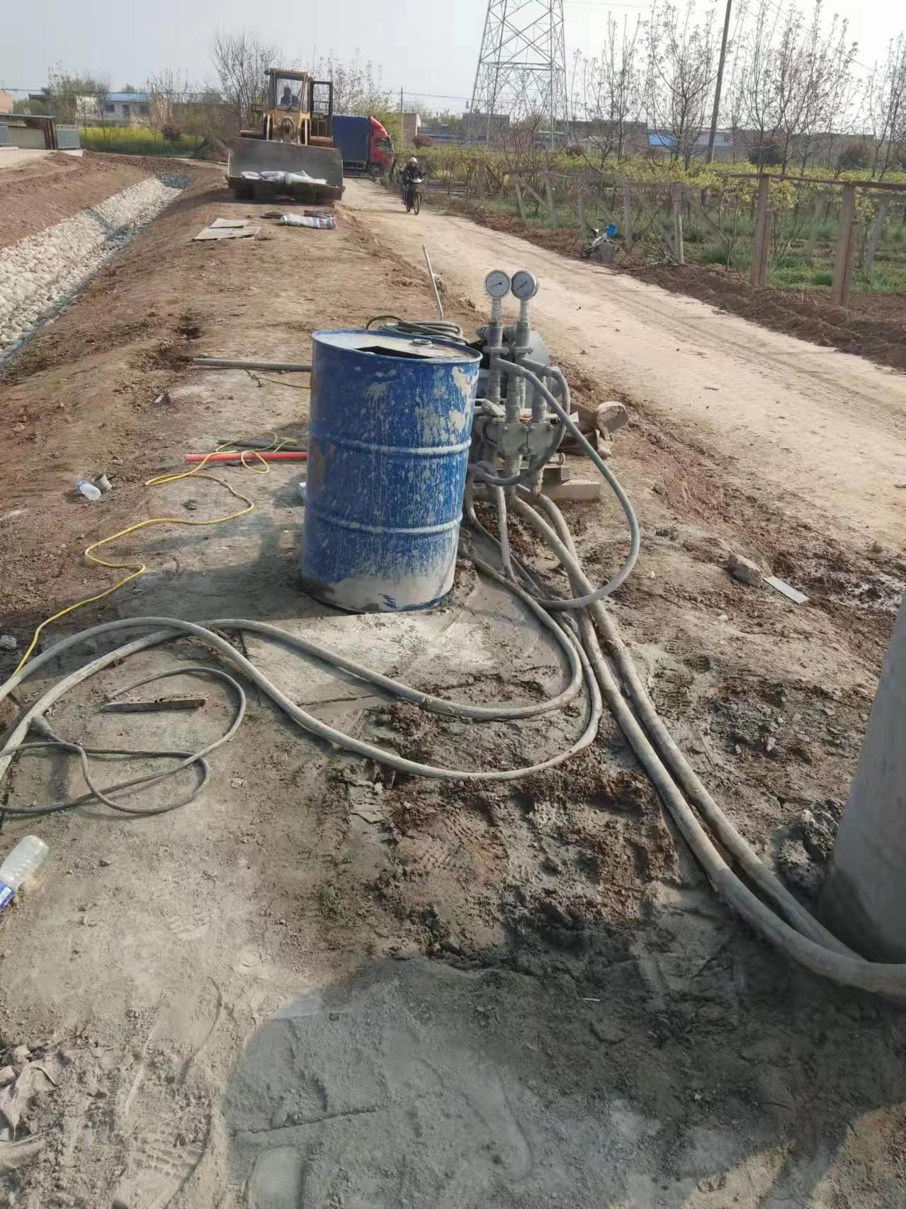 察哈尔右翼中顶管注浆